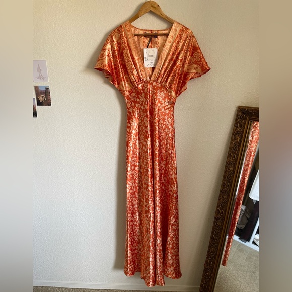 Free People Dresses & Skirts - NWT Free People Beatrice Printed Maxi Dress Gown V-Neck Satin Silky Orange